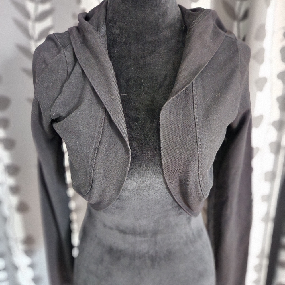 Short black hooded jacket